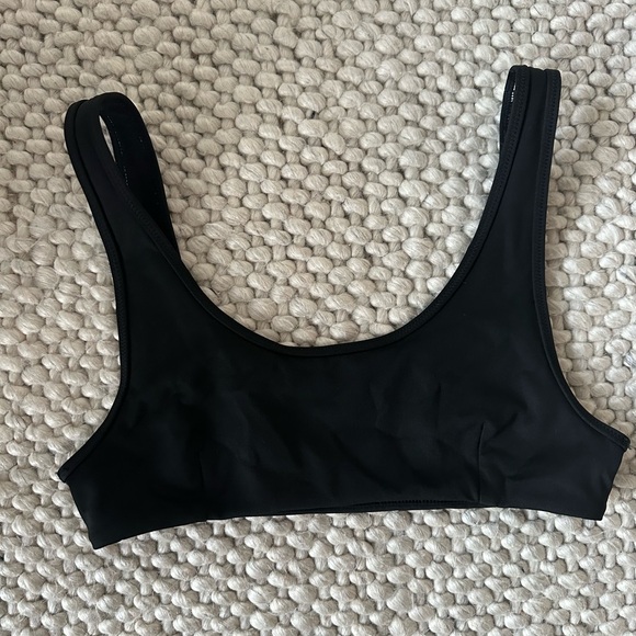 Kit and Ace Scoop Neck Bathing Suit Top - Size XS - Picture 2 of 2